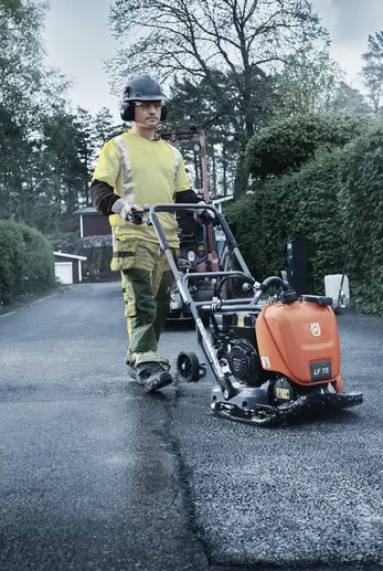 zageszczarka-jednokierunkowa-husqvarna-LF-100-LAT-Hatz-1B20 zageszczarka-jednokierunkowa-husqvarna-LF-100-LAT-Hatz-1B20