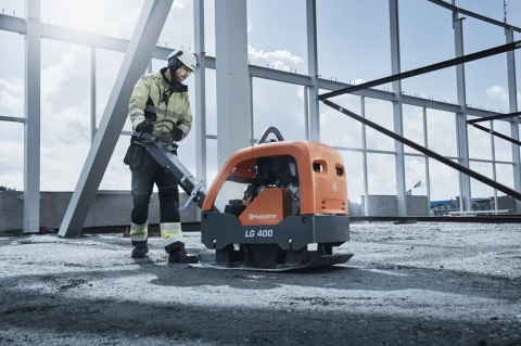 zageszczarka-rewersyjna-husqvarna-LG-400-lombardini-KD15-440-6-2-kW zageszczarka-rewersyjna-husqvarna-LG-400-lombardini-KD15-440-6-2-kW