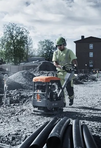 zageszczarka-rewersyjna-husqvarna-lg164-hatz zageszczarka-rewersyjna-husqvarna-lg164-hatz