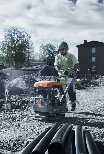 zageszczarka-rewersyjna-husqvarna-lg164-honda-3-6-kw-benzyna zageszczarka-rewersyjna-husqvarna-lg164-honda-3-6-kw-benzyna
