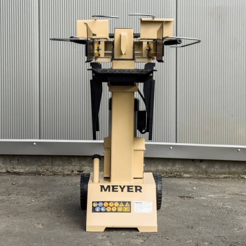 Pionowa łuparka do drewna Meyer M8TN o nacisku 8 ton Pionowa łuparka do drewna Meyer M8TN o nacisku 8 ton