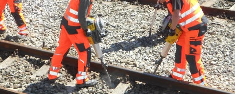 Profesjonalny młot wyburzeniowy spalinowy Wacker Neuson BH65 o energii udaru 65 J Profesjonalny młot wyburzeniowy spalinowy Wacker Neuson BH65 o energii udaru 65 J