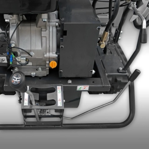 Mocny silnik 15 KM LonCin w wozidle gąsienicowym Jansen RD-800