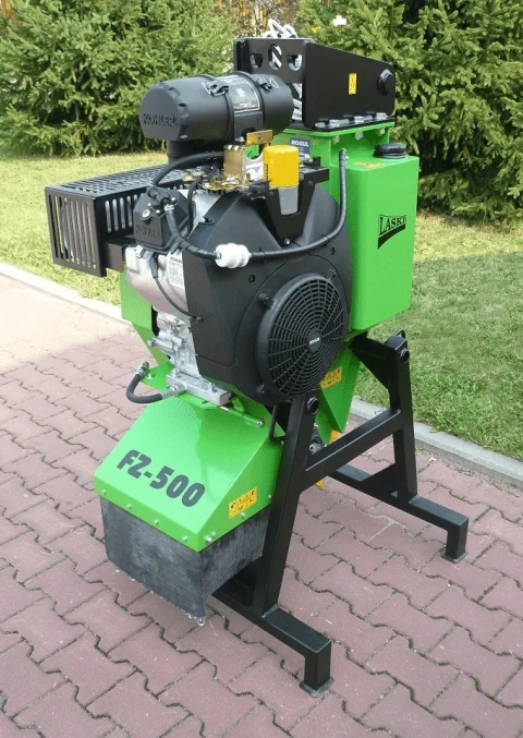 Frezarka do pni na koparkę Laski FZ 500/38 widok z boku