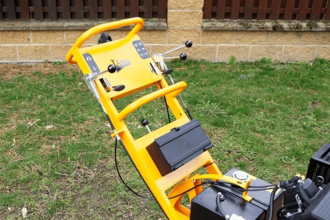Karczownik Laski F460/18 silnik Kohler  dźwignie